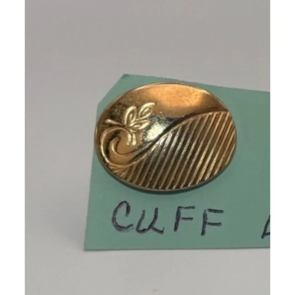 Vintage Gold-Toned Oval Cufflinks With Leaf & Line Design For Men